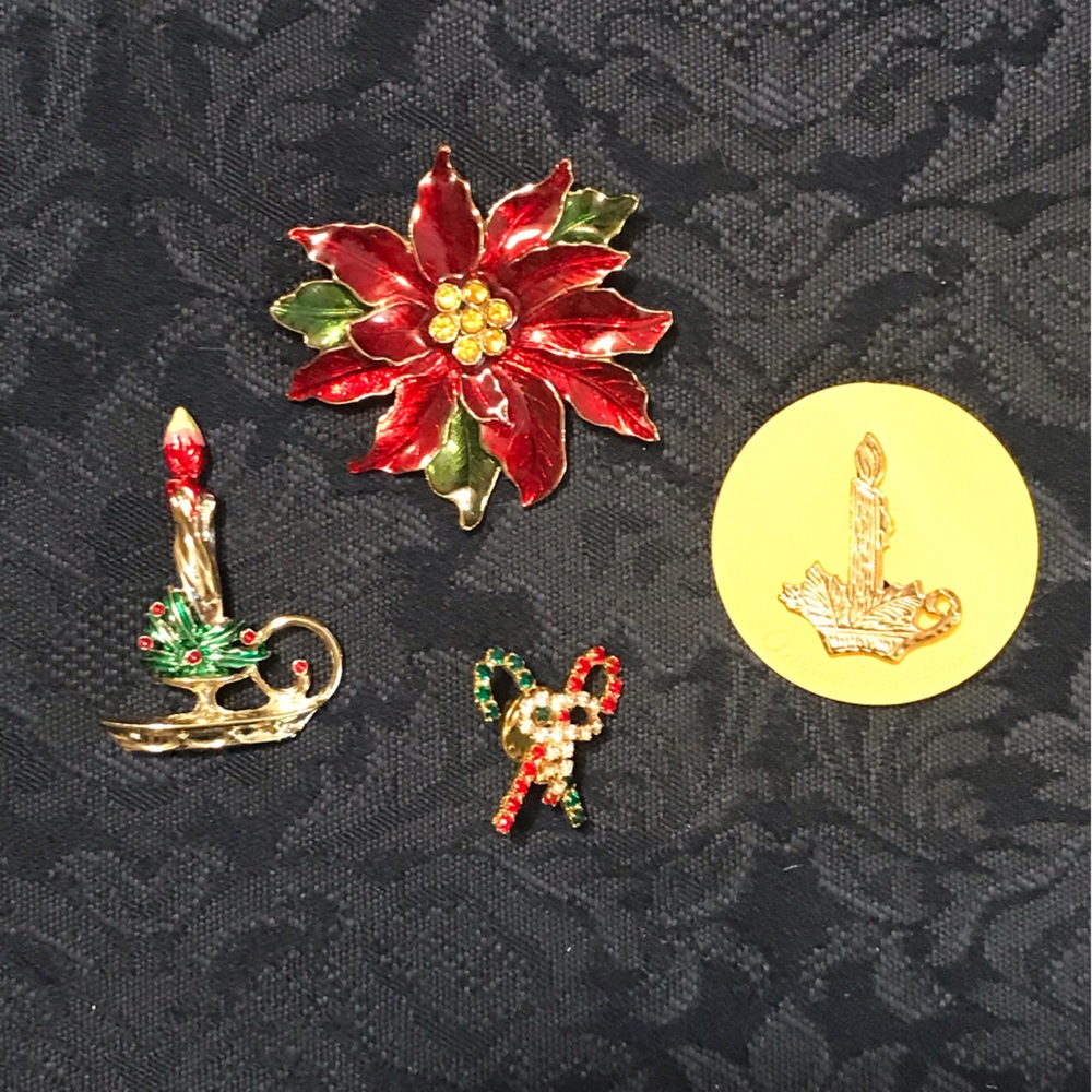VINTAGE-Bundle of 4 Gorgeous, Vintage Christmas Pins!
